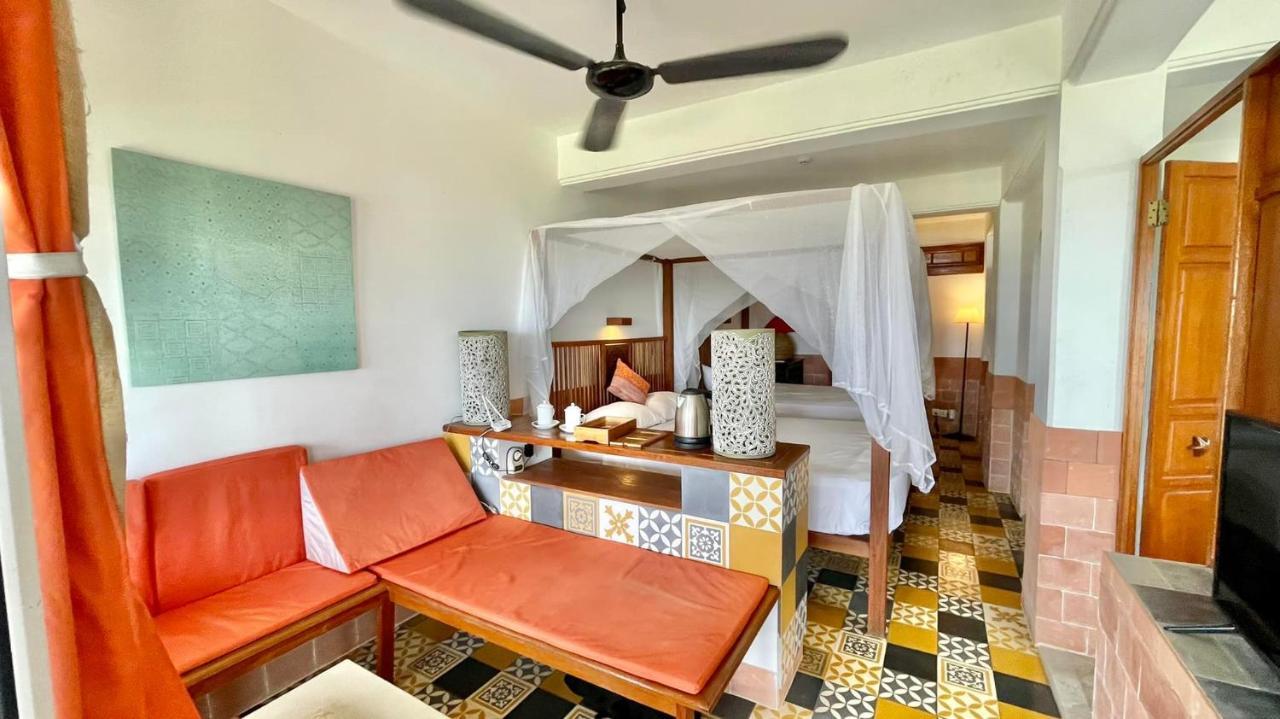 Villa Louise Hue Beach Boutique Hotel Exteriör bild