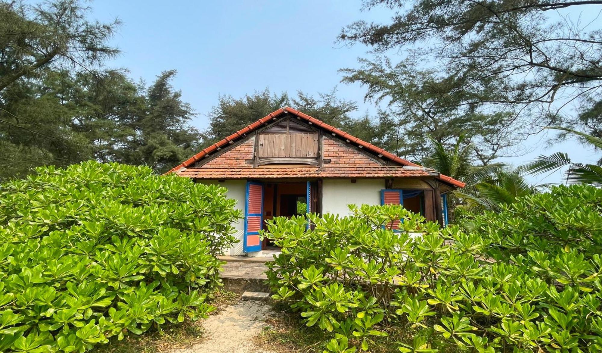 Villa Louise Hue Beach Boutique Hotel Rum bild