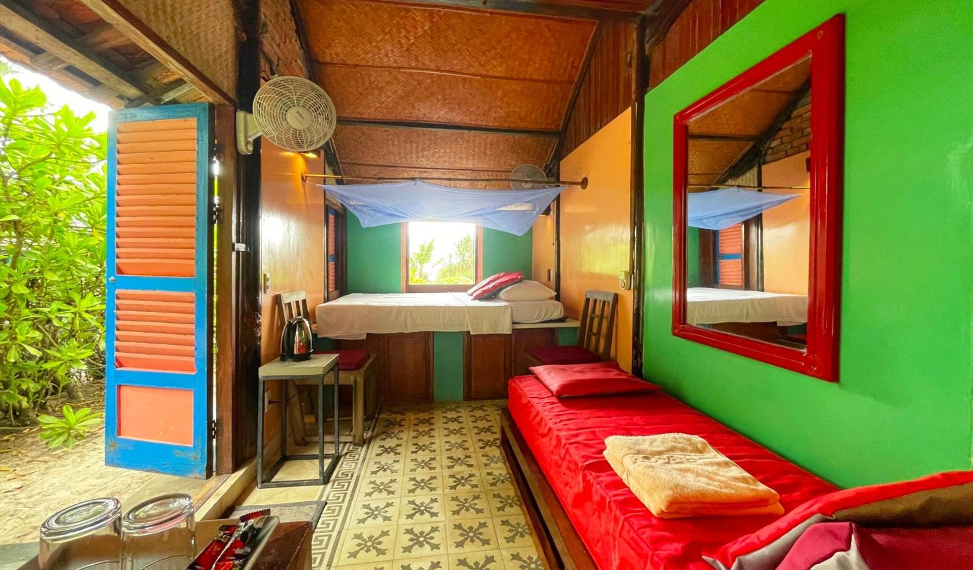 Villa Louise Hue Beach Boutique Hotel Rum bild