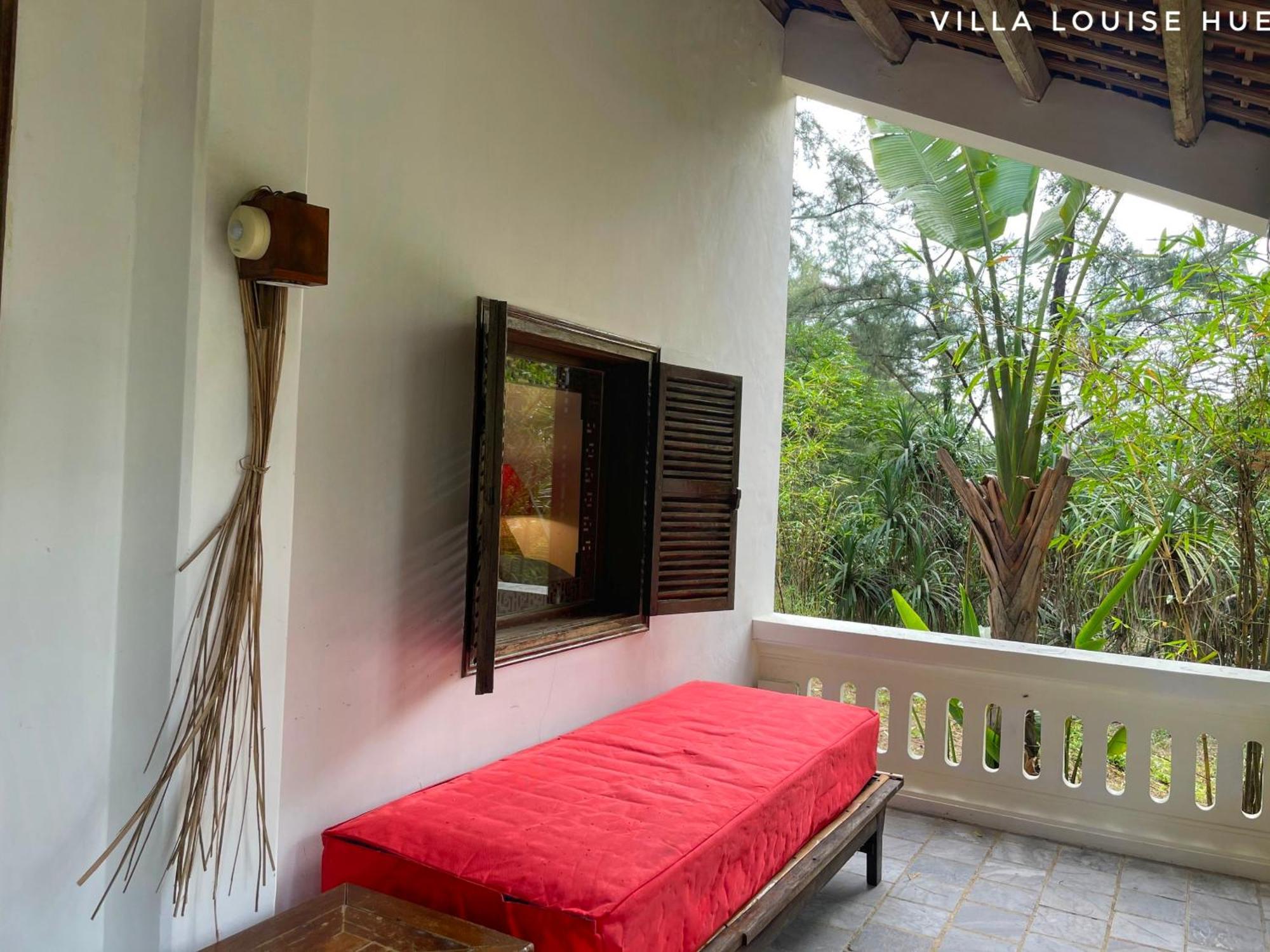 Villa Louise Hue Beach Boutique Hotel Rum bild