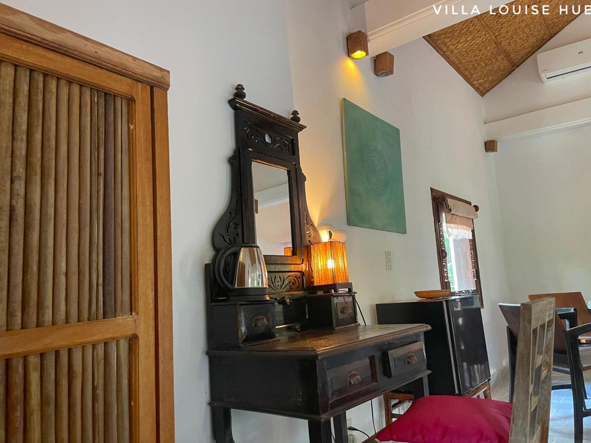 Villa Louise Hue Beach Boutique Hotel Rum bild