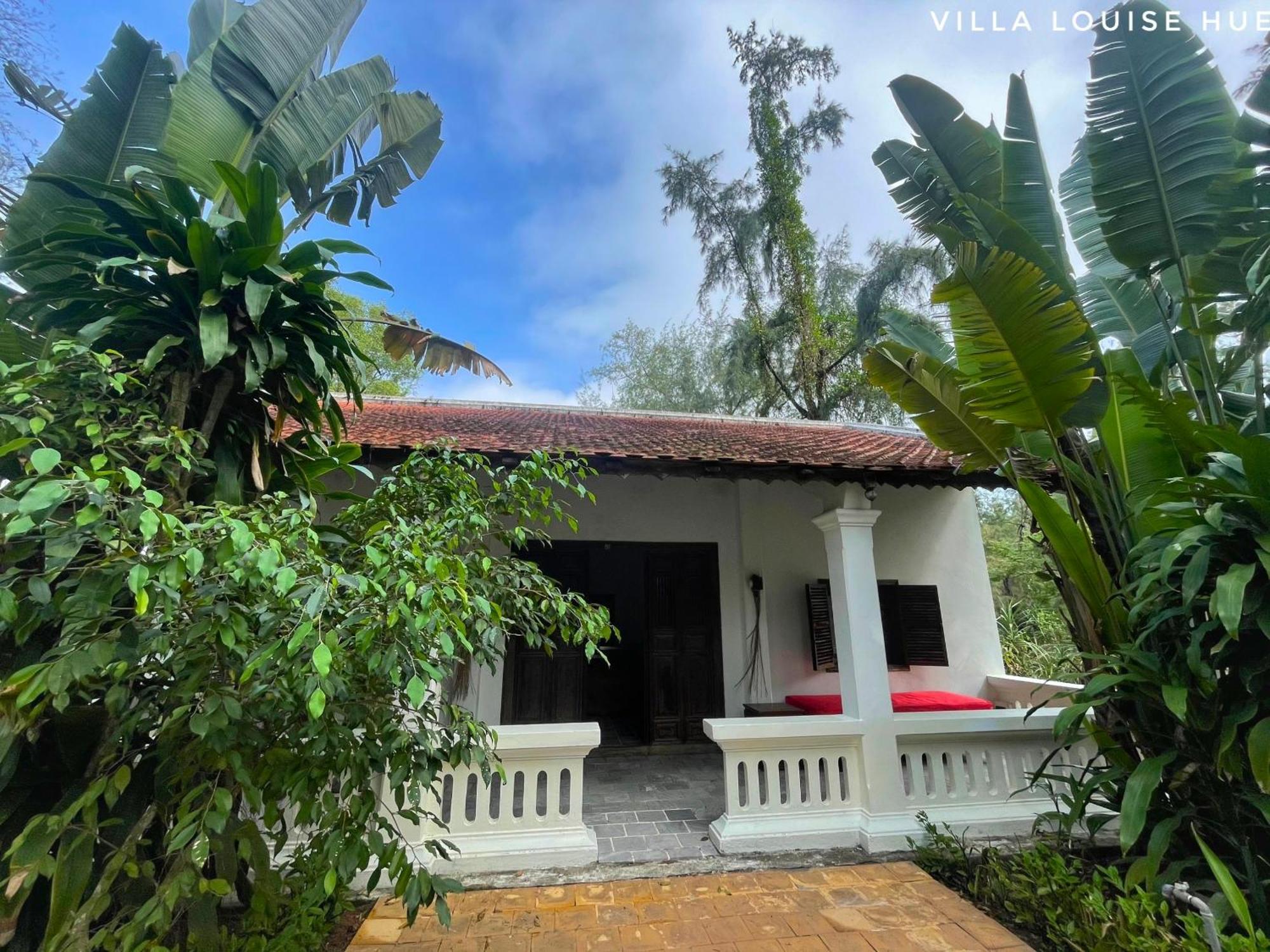 Villa Louise Hue Beach Boutique Hotel Rum bild