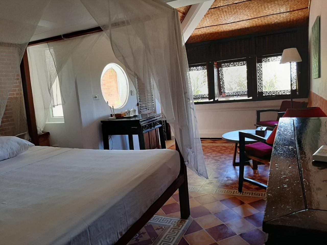 Villa Louise Hue Beach Boutique Hotel Rum bild